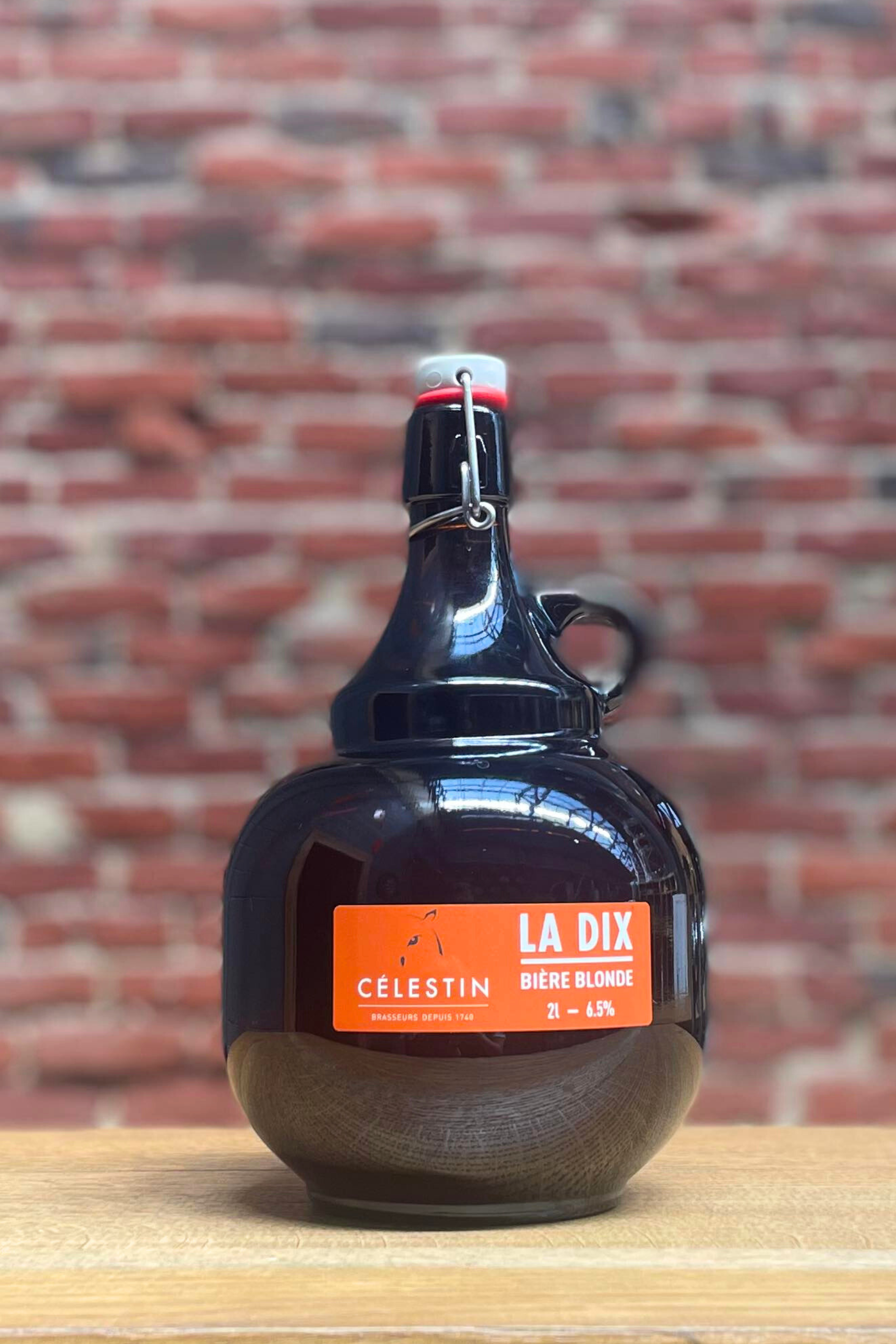 CÉLESTIN LA DIX Bombonne - Blonde 10 houblons<br/>2 litres (6,5%Vol.)